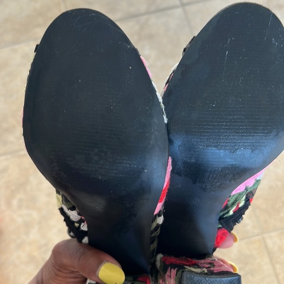 Floral ankle boots - Picture 2 of 9